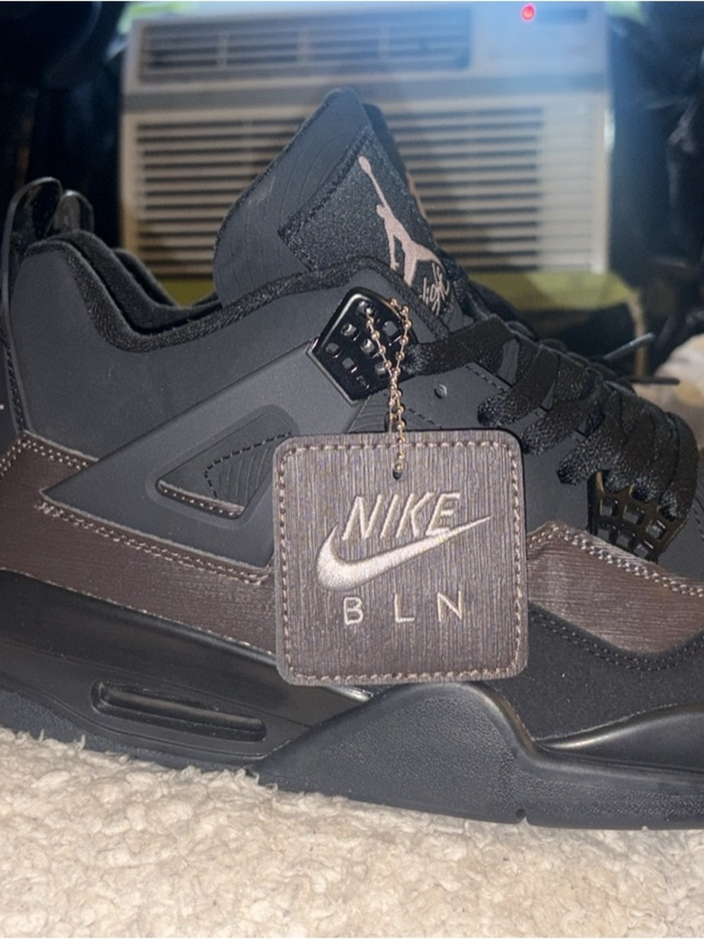 Jordan 4 Berlin size 10